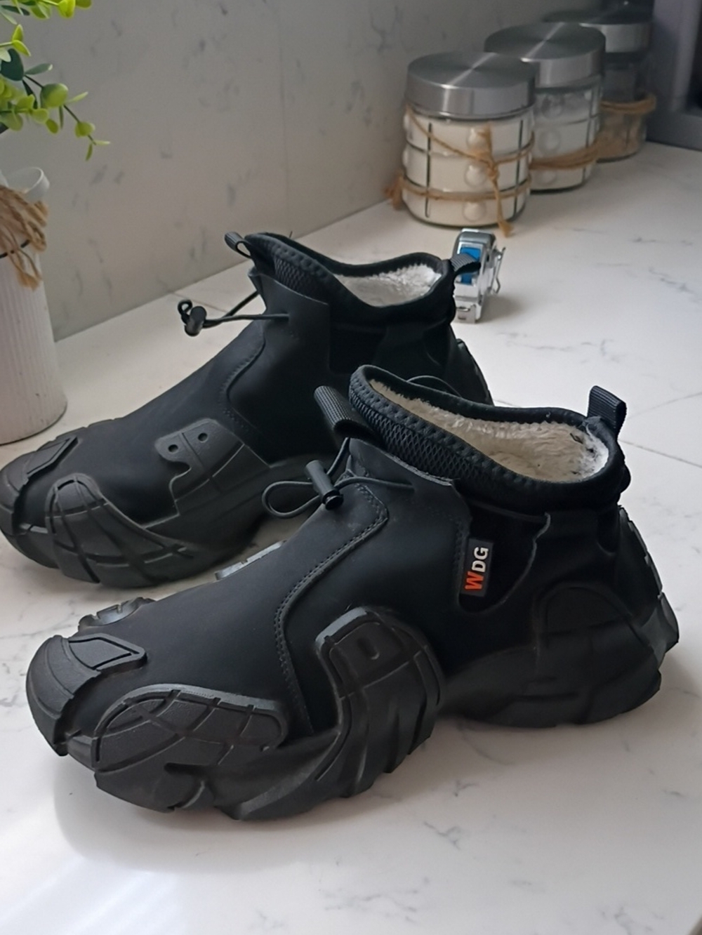 Men's Black Slip-On Insulated Sneakers